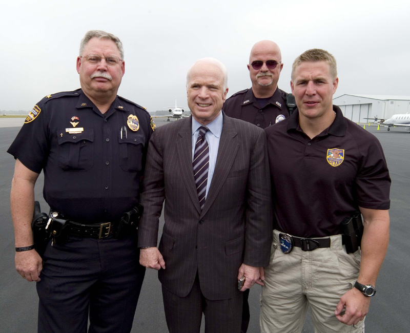 SEN._JOHN_McCAIN_04.02-03.08_038