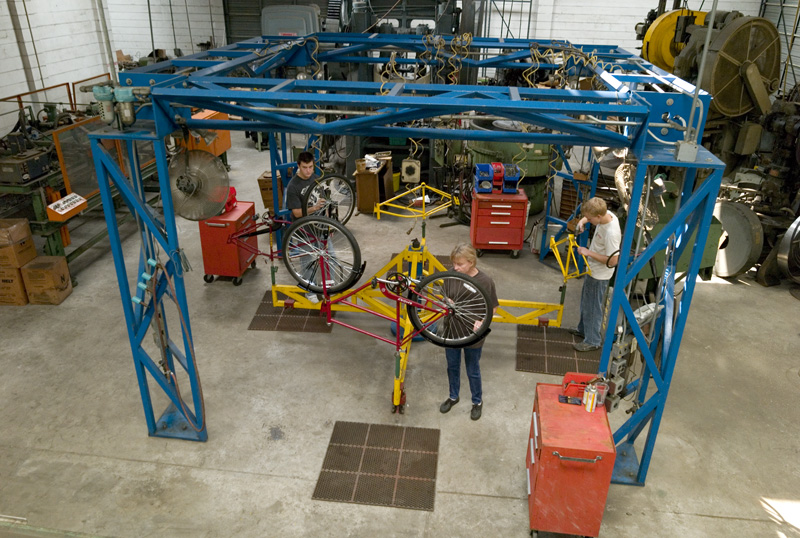 CUBE BICYCLE ASSEMBLY LINE_004